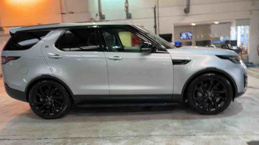 More views of Land Rover Discovery