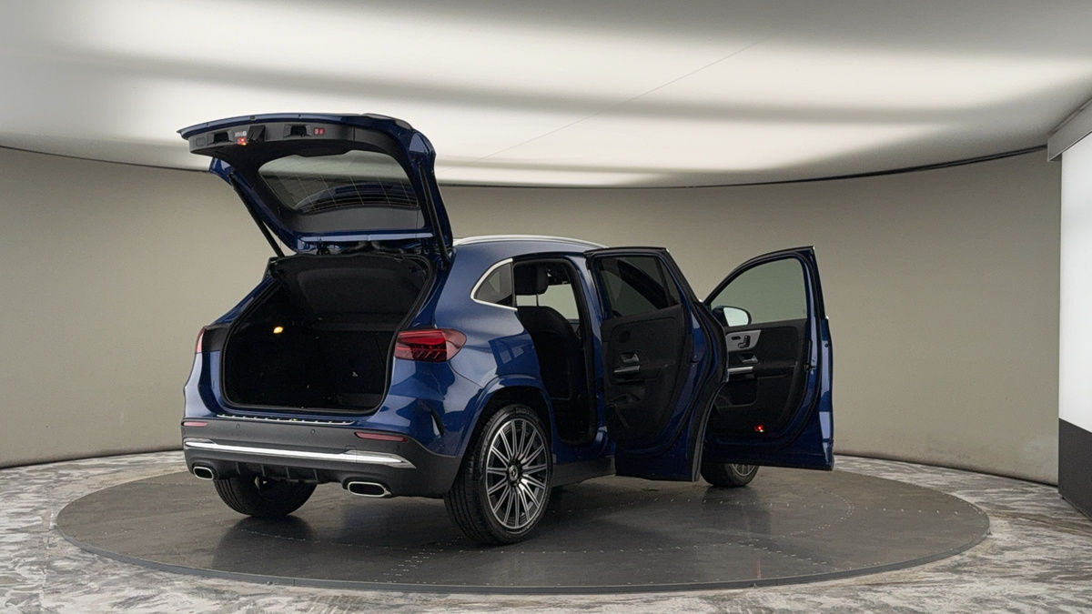 More views of Mercedes-Benz GLA