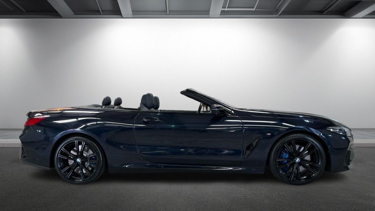 BMW 8 Series Image 16