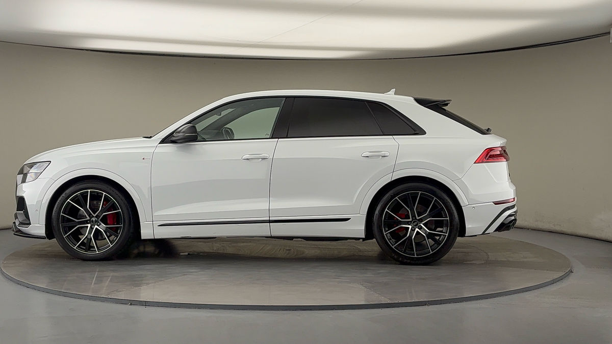More views of Audi Q8