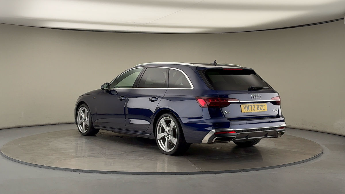 Audi A4 Avant Image 2