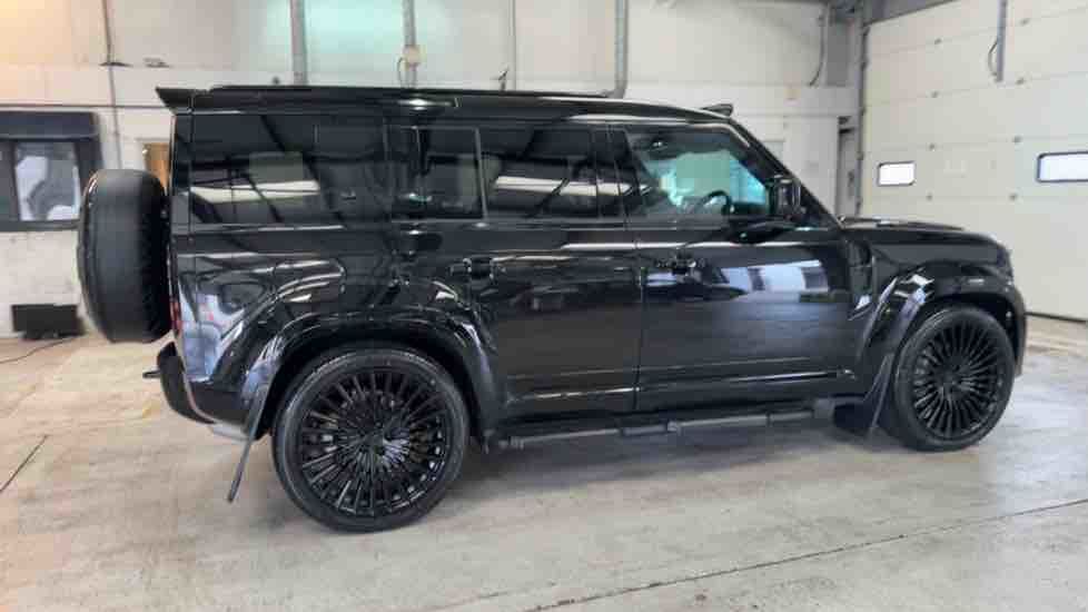 More views of Land Rover Defender 110