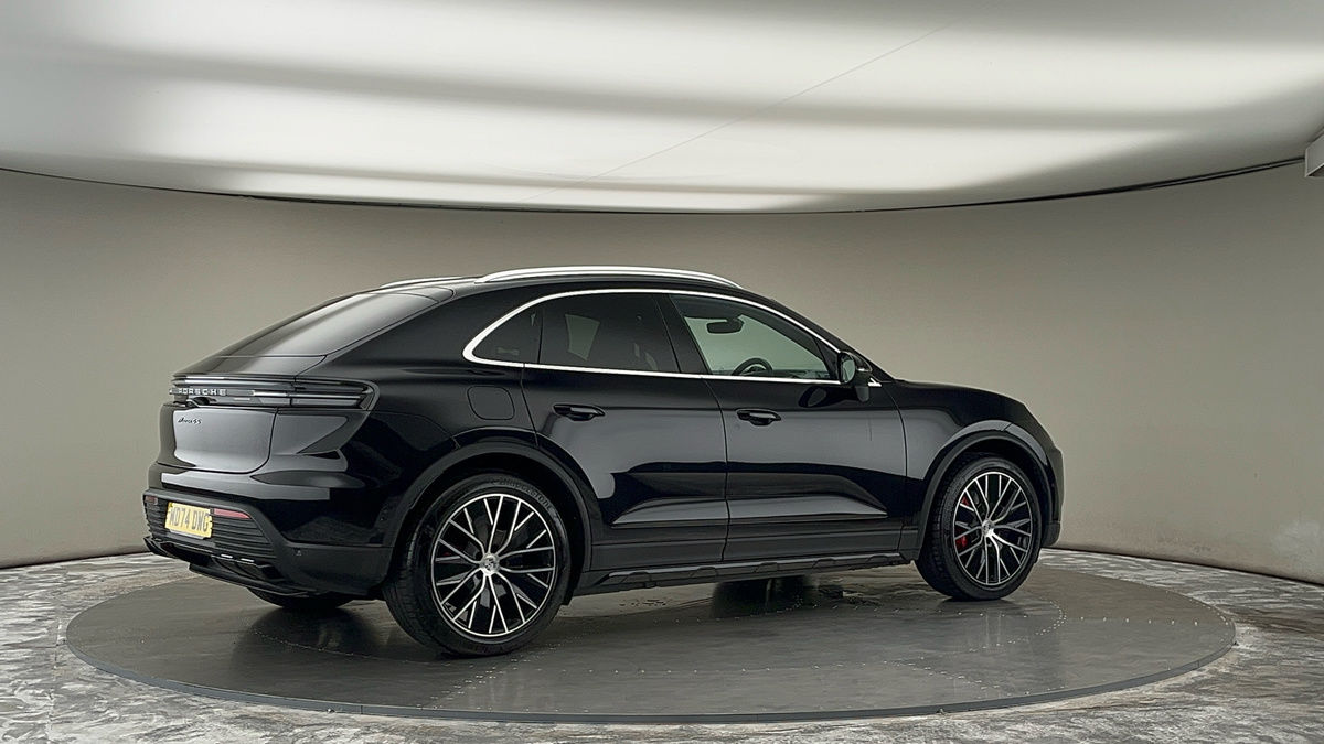 More views of Porsche Macan