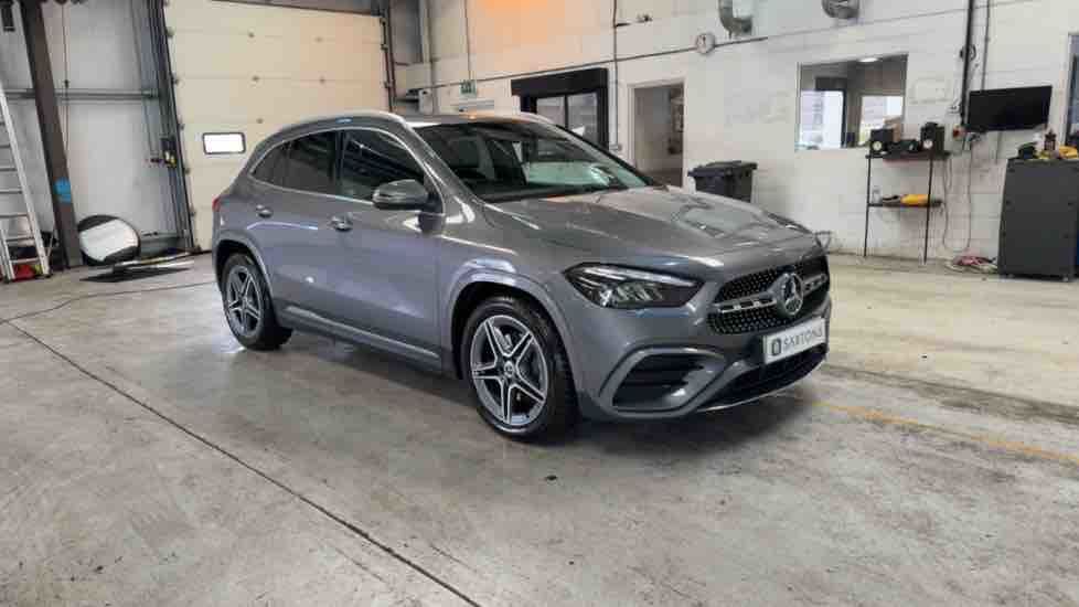 More views of Mercedes-Benz GLA