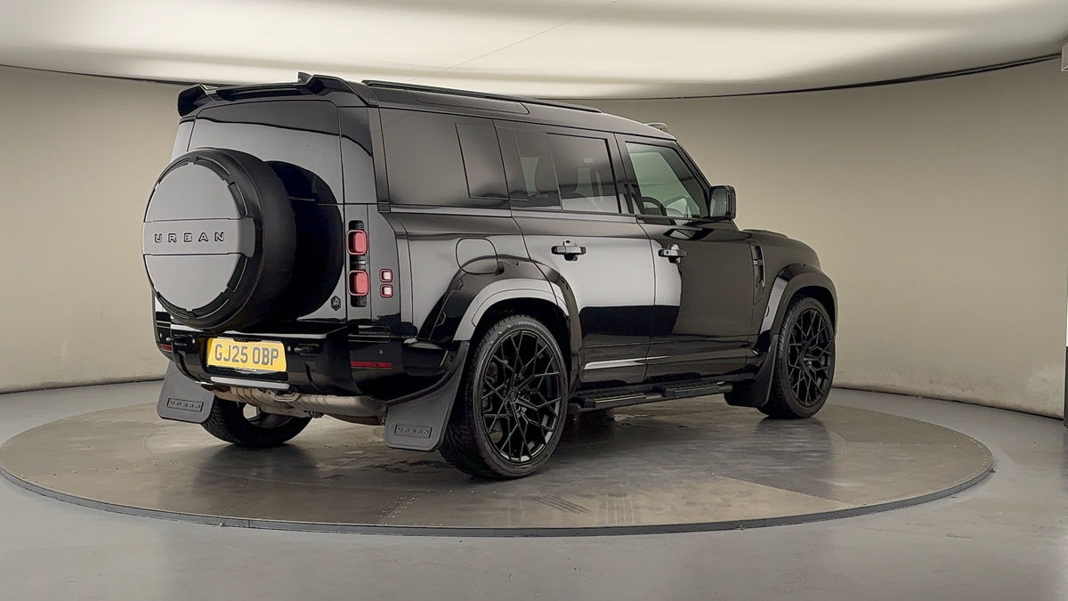 More views of Land Rover Defender 110