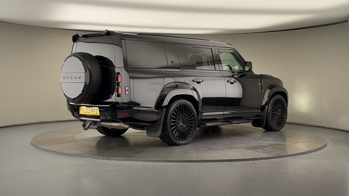 Land Rover Defender 130 Urban Image 29