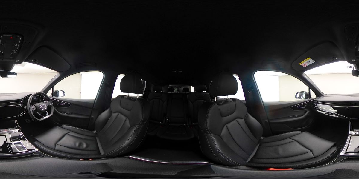 More views of Audi Q7