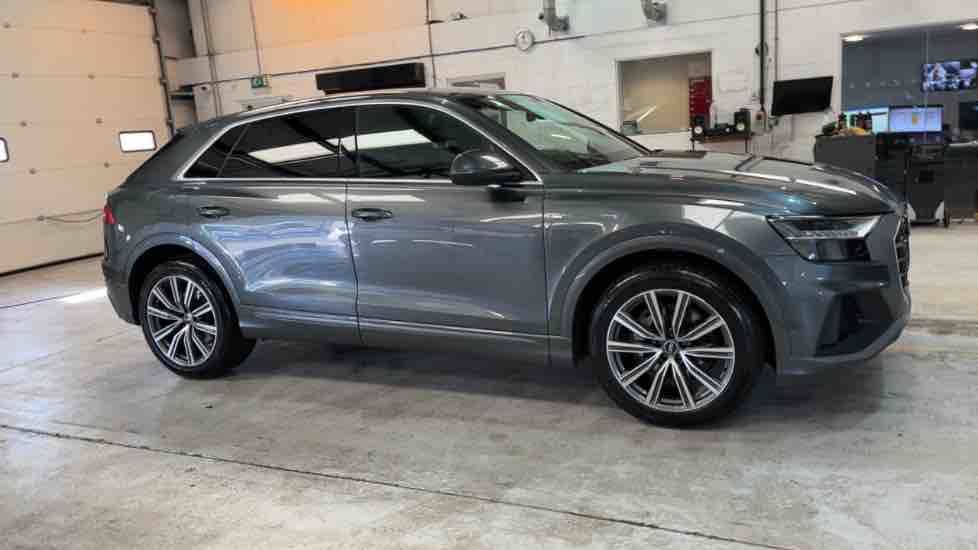 More views of Audi Q8
