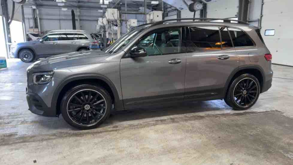 More views of Mercedes-Benz GLB