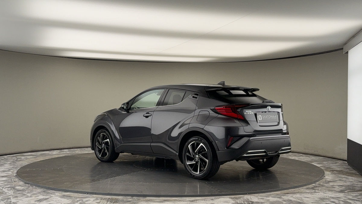 Toyota C-HR Image 2
