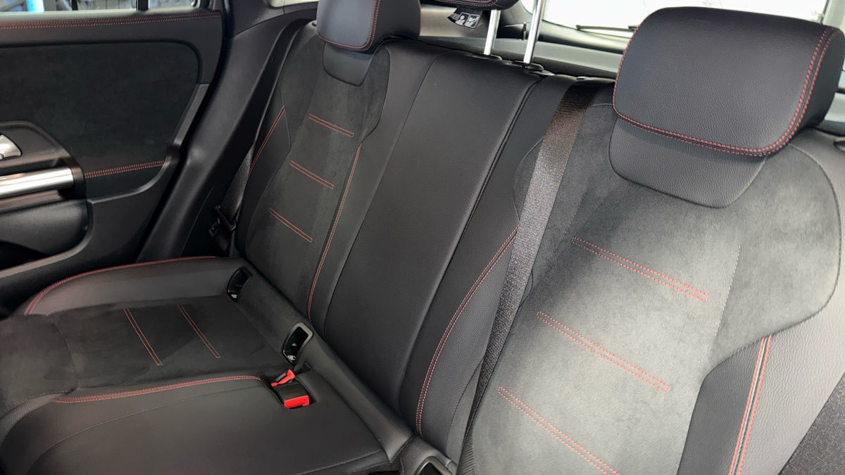 Mercedes-Benz GLA Image 8