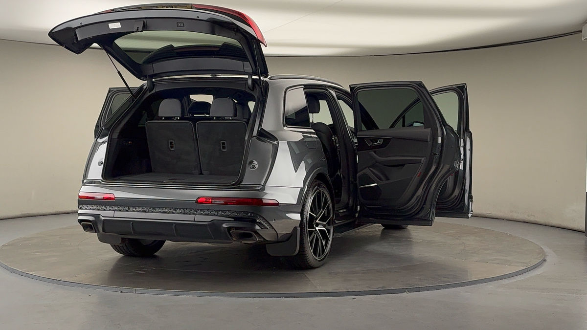 More views of Audi Q7