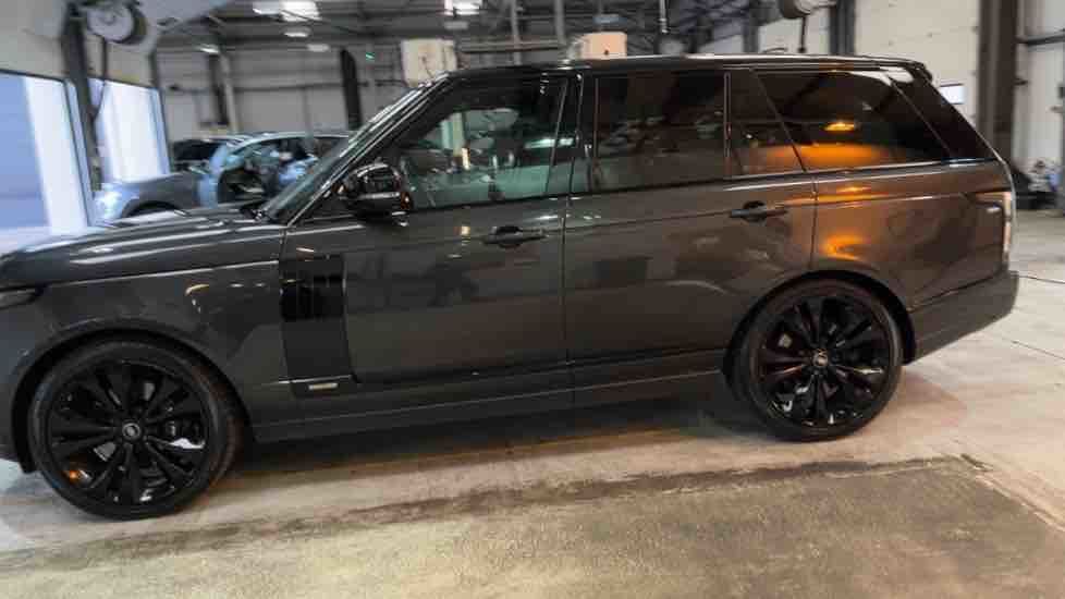 More views of Land Rover Range Rover