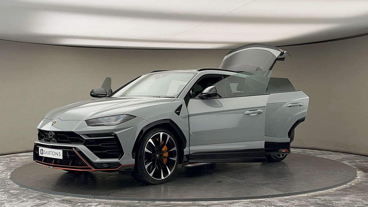 Lamborghini Urus Image 22