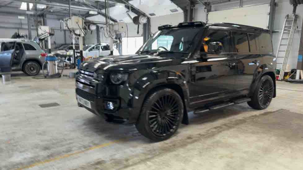 More views of Land Rover Defender 110