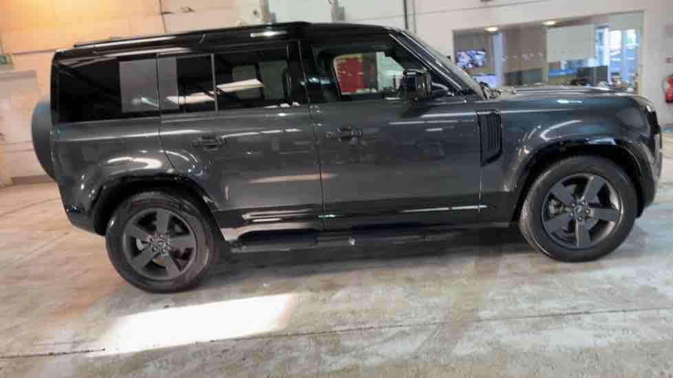 More views of Land Rover Defender 110