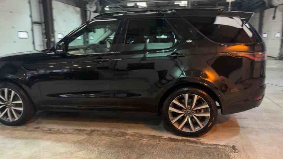 More views of Land Rover Discovery