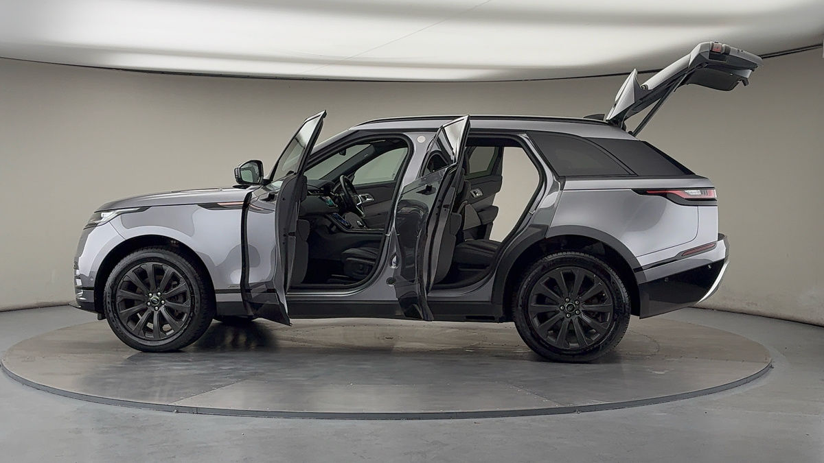 More views of Land Rover Range Rover Velar