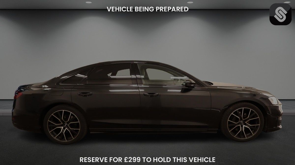 Audi A8 Image 10