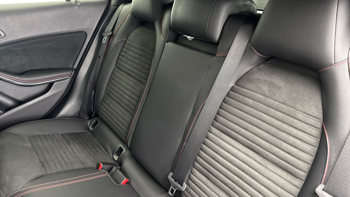 More views of Mercedes-Benz GLA