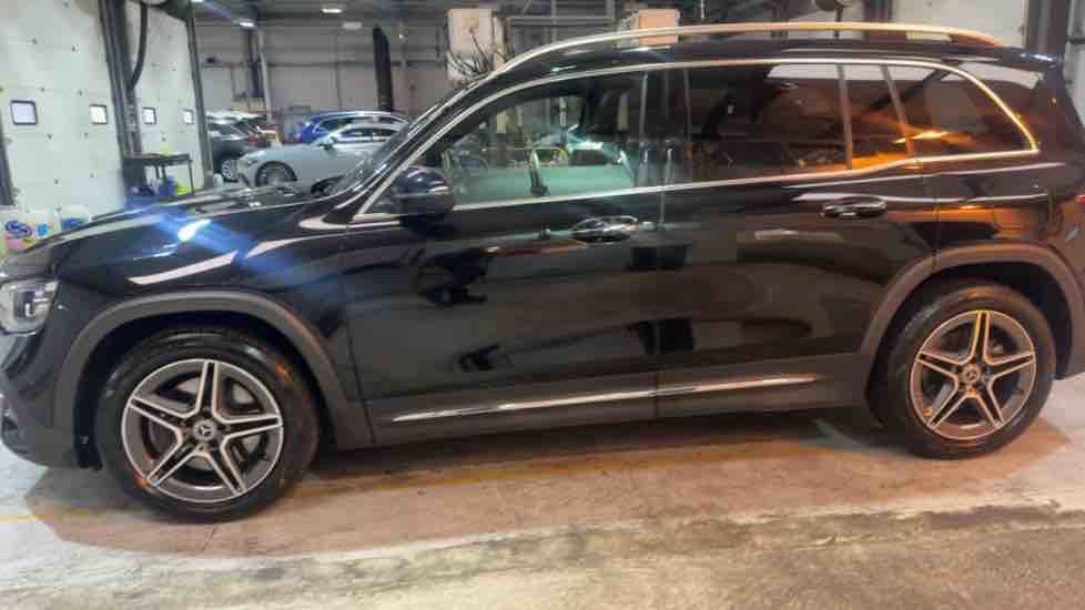 More views of Mercedes-Benz GLB