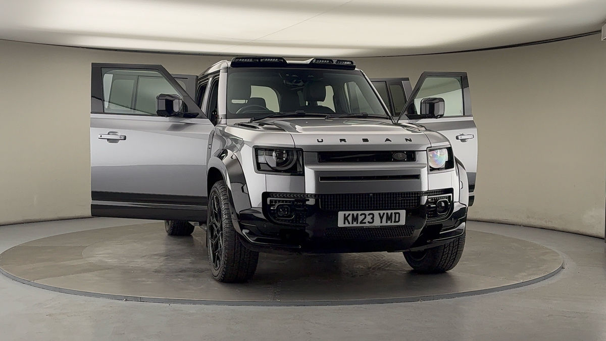 More views of Land Rover Defender 110