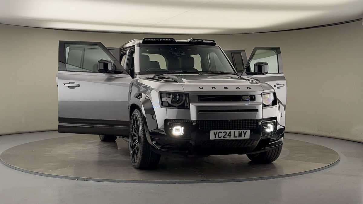 More views of Land Rover Defender 110