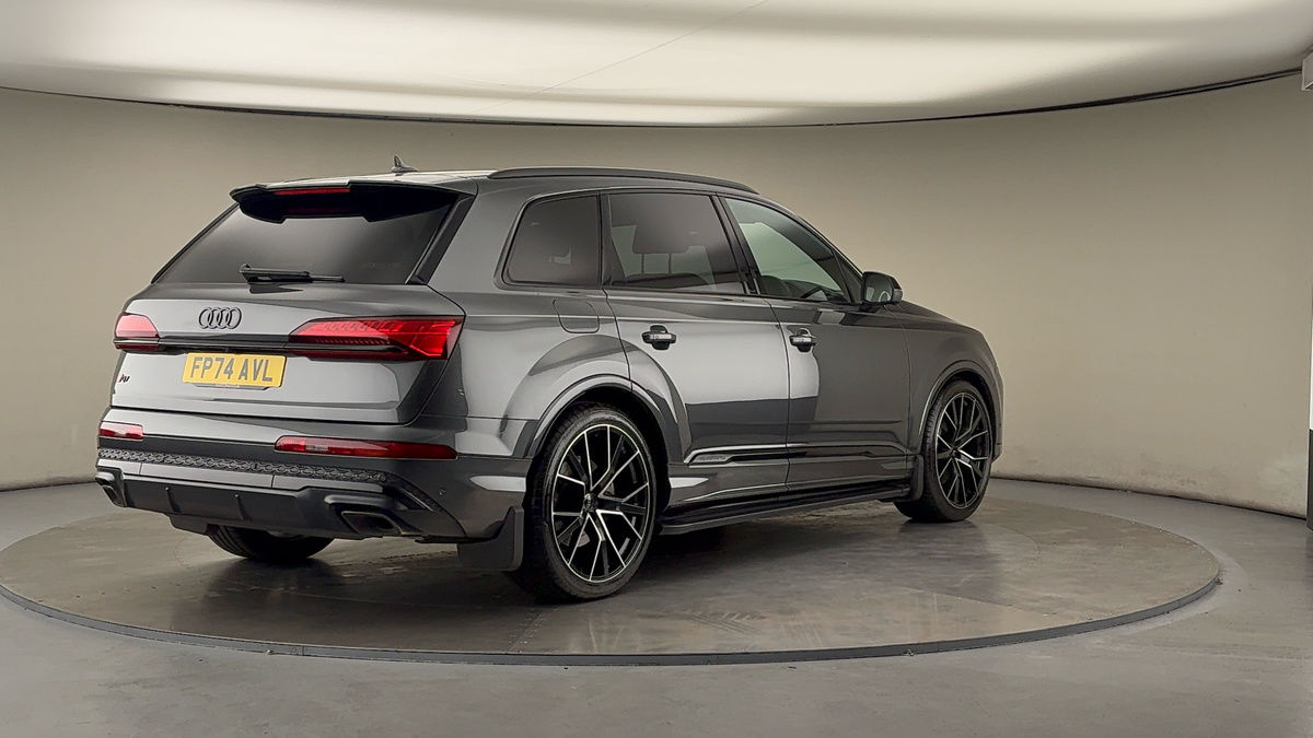 More views of Audi Q7