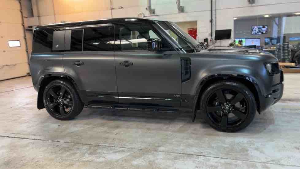 More views of Land Rover Defender 110