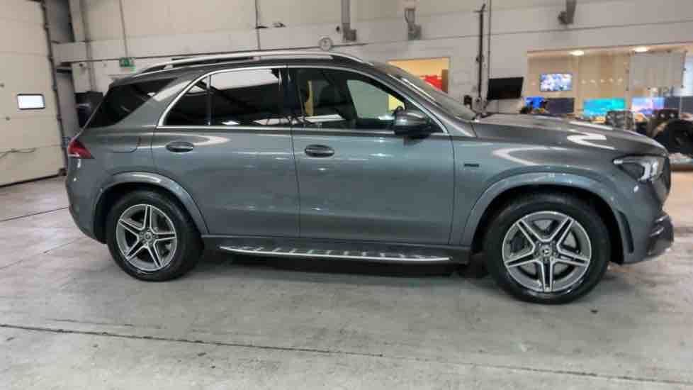 More views of Mercedes-Benz GLE