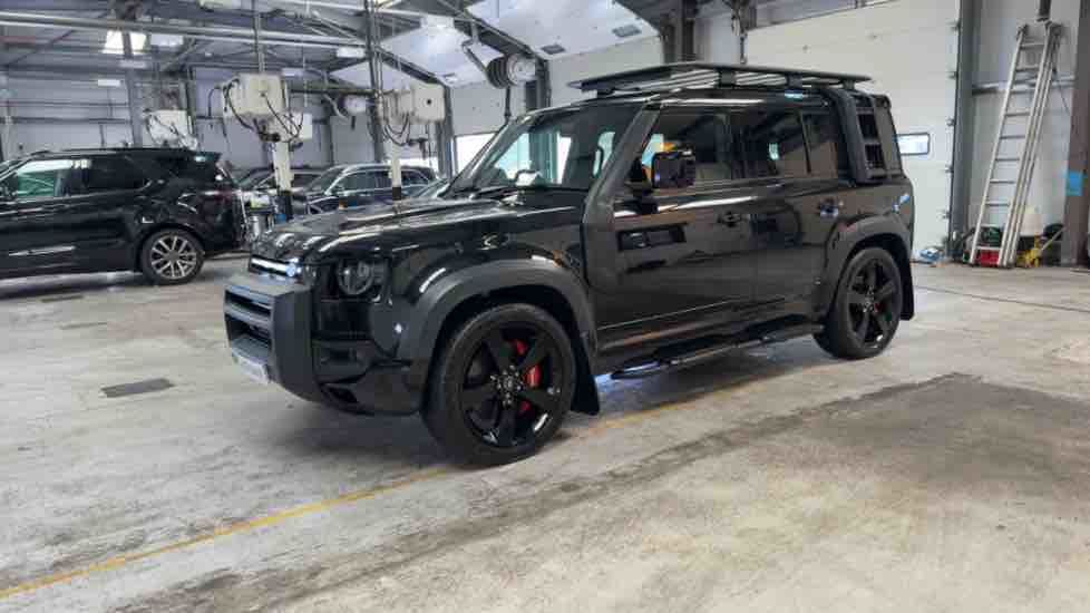 More views of Land Rover Defender 110