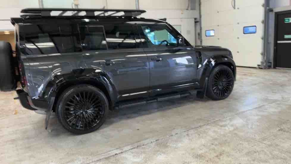 More views of Land Rover Defender 110