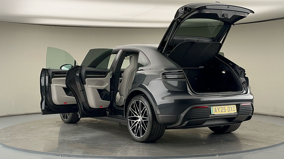 Porsche Macan Image 23