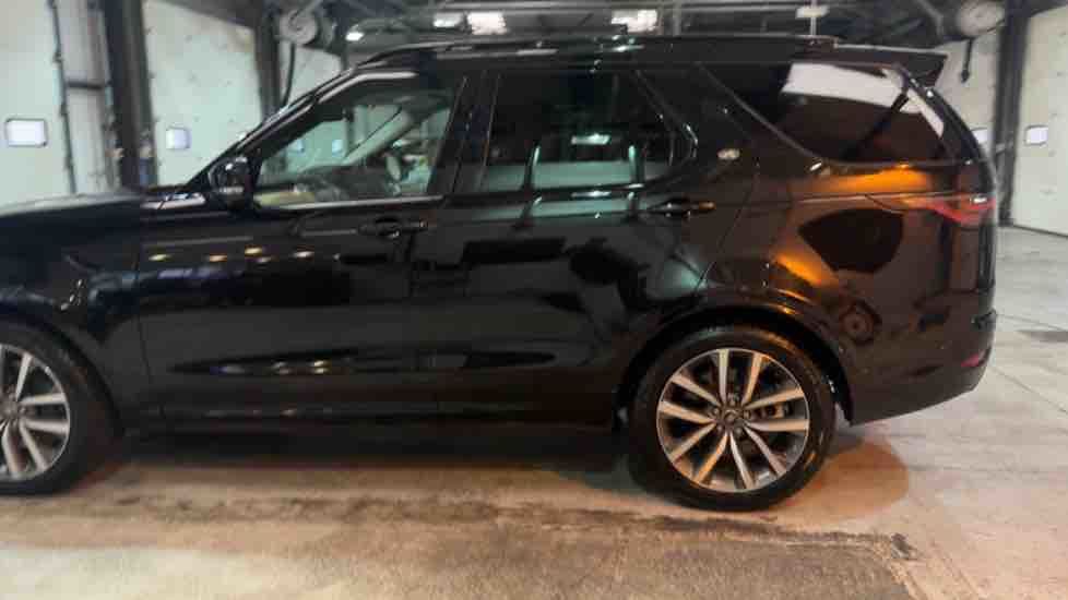 More views of Land Rover Discovery