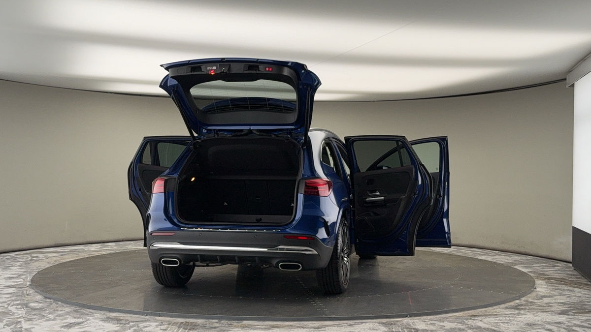 More views of Mercedes-Benz GLA