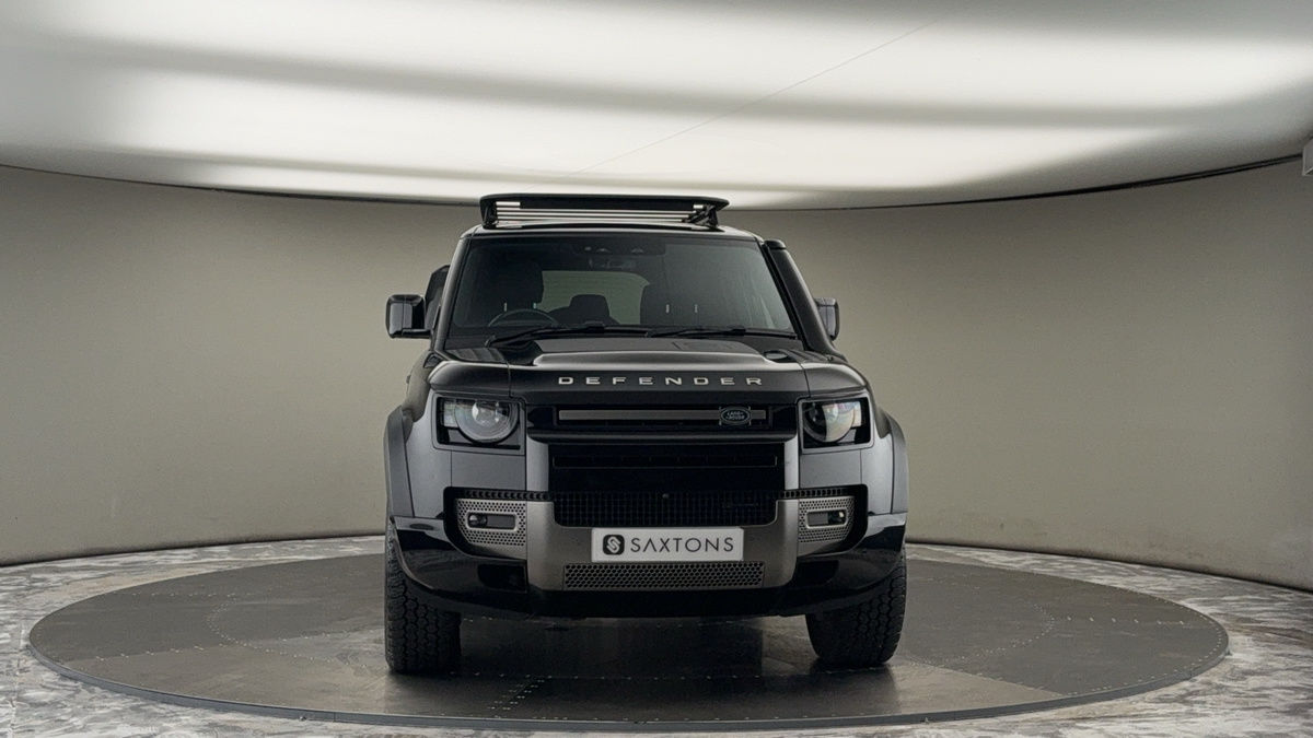 Land Rover Defender 110 Image 22