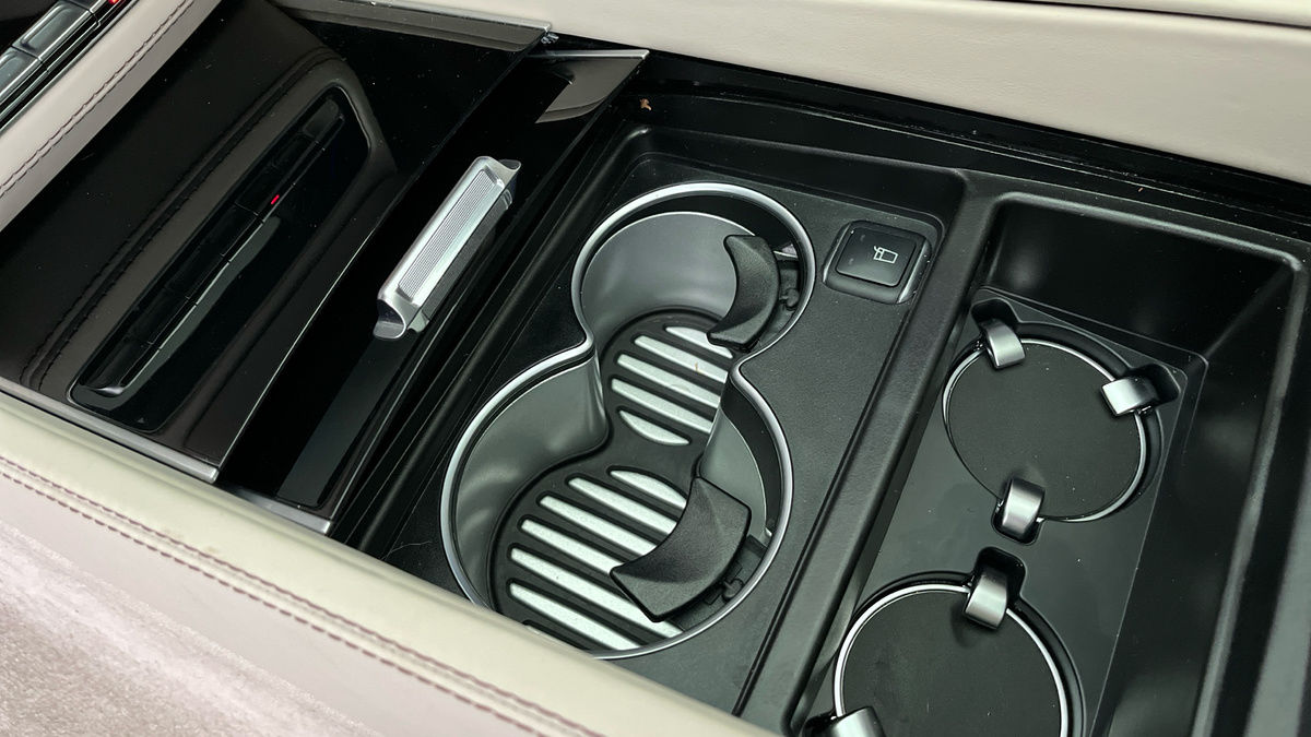 More views of Mercedes-Benz Maybach GLS