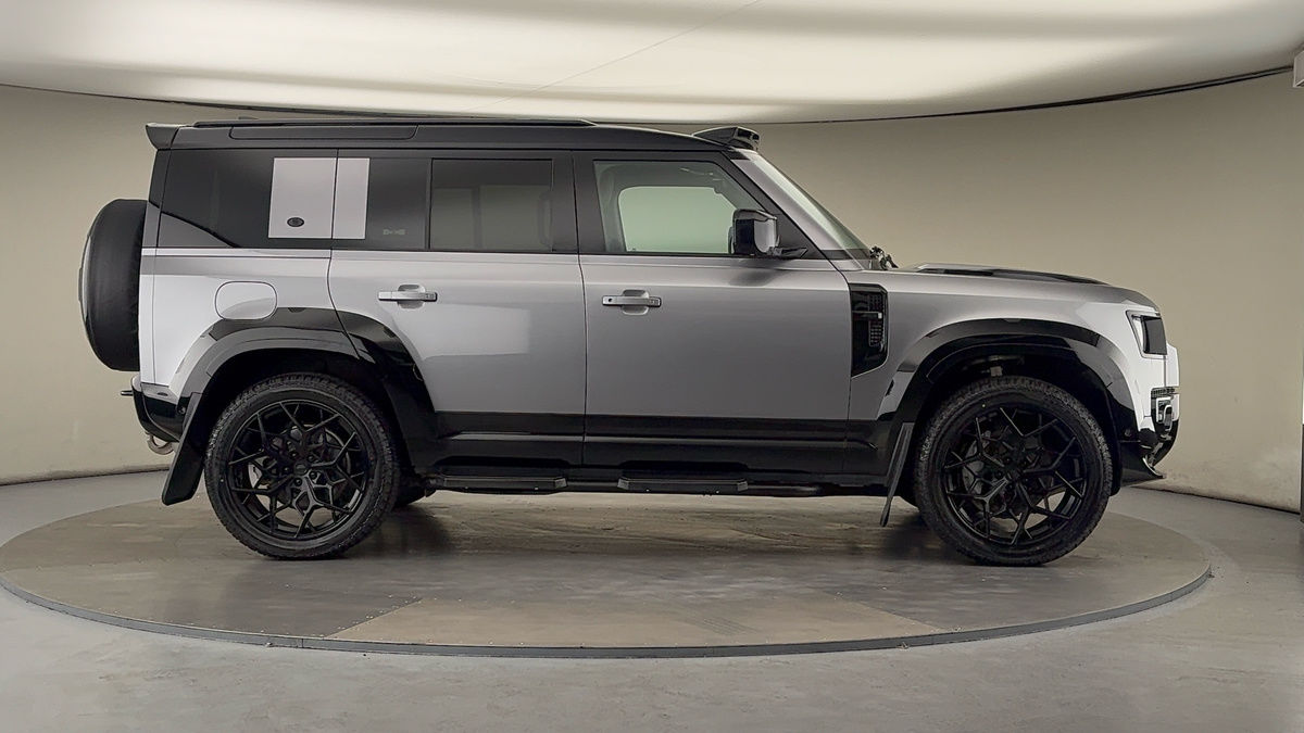 Land Rover Defender 110 Urban Image 16