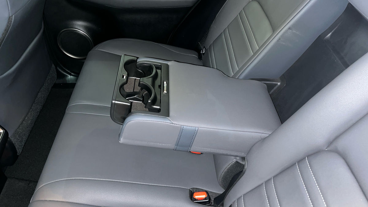 Lexus NX Image 9