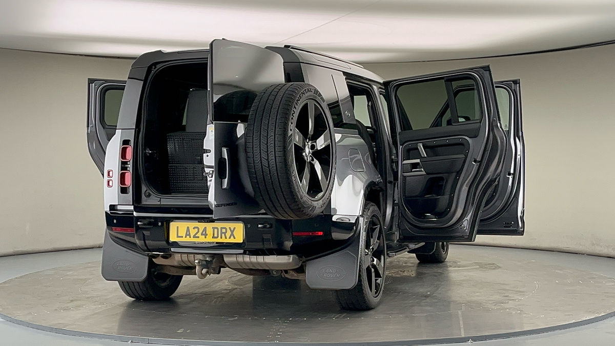 More views of Land Rover Defender 110