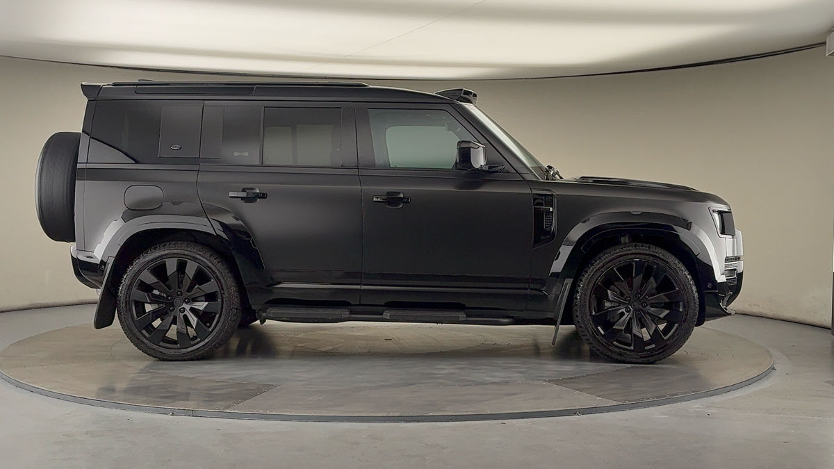 Land Rover Defender 110 Urban Image 16