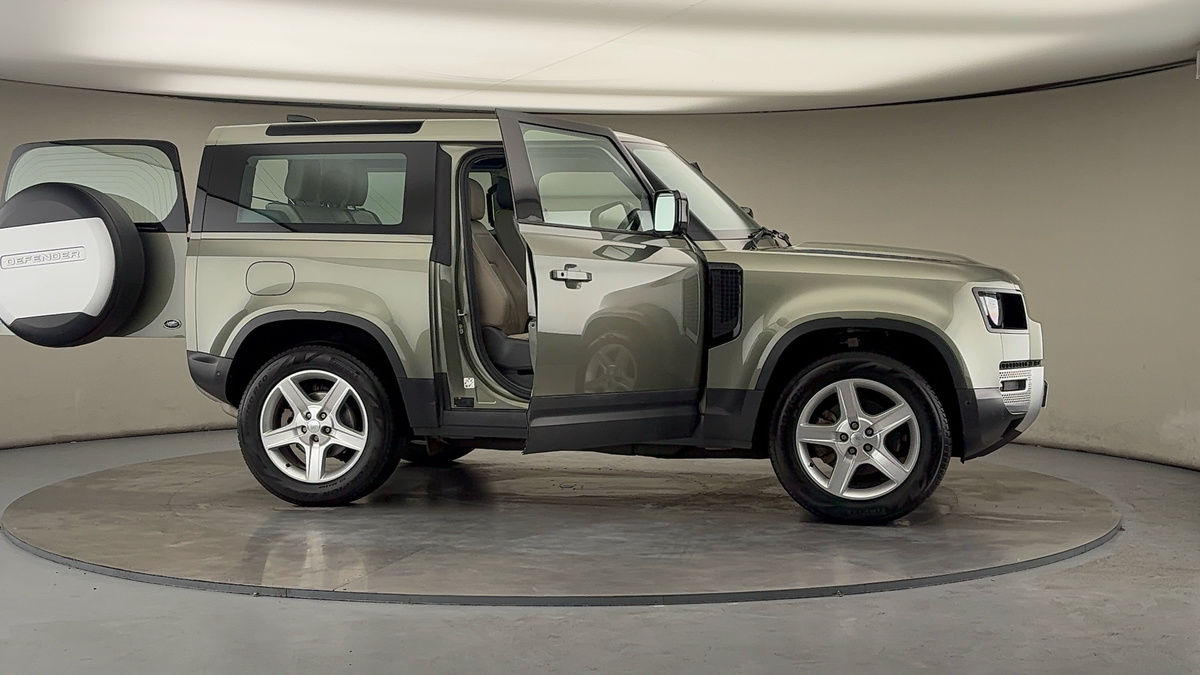 More views of Land Rover Defender 90