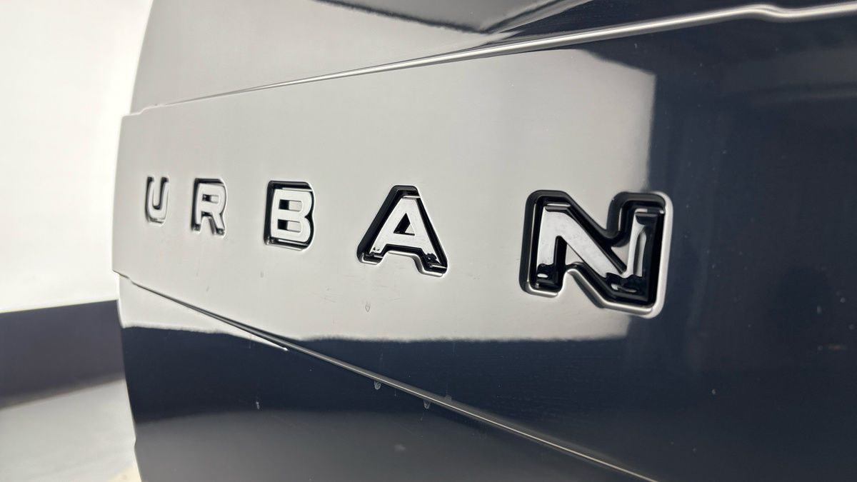 Land Rover Defender 130 Urban Image 30