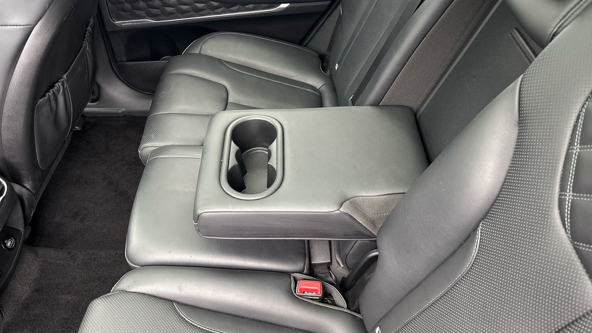 Hyundai Santa Fe Image 9