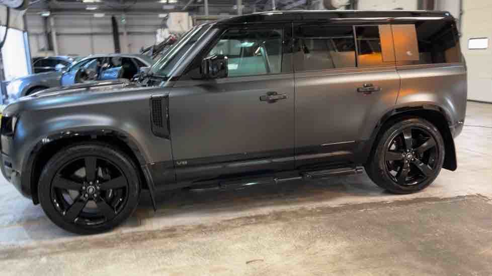 More views of Land Rover Defender 110