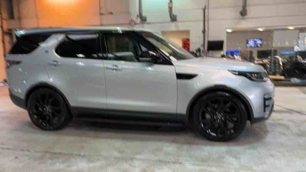 More views of Land Rover Discovery