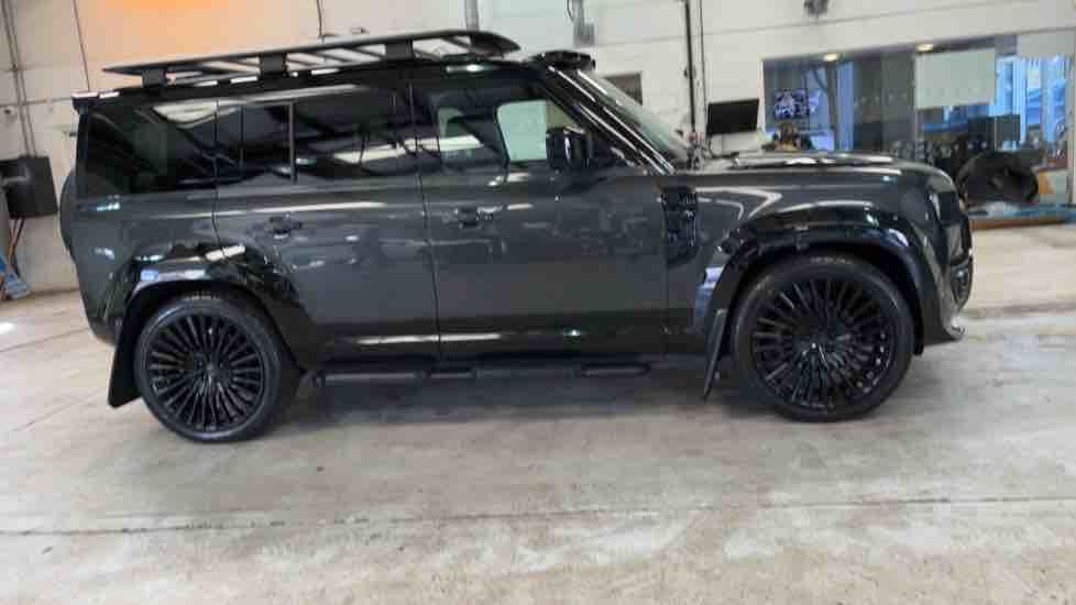 More views of Land Rover Defender 110