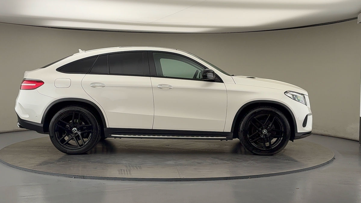 Mercedes-Benz GLE Image 16