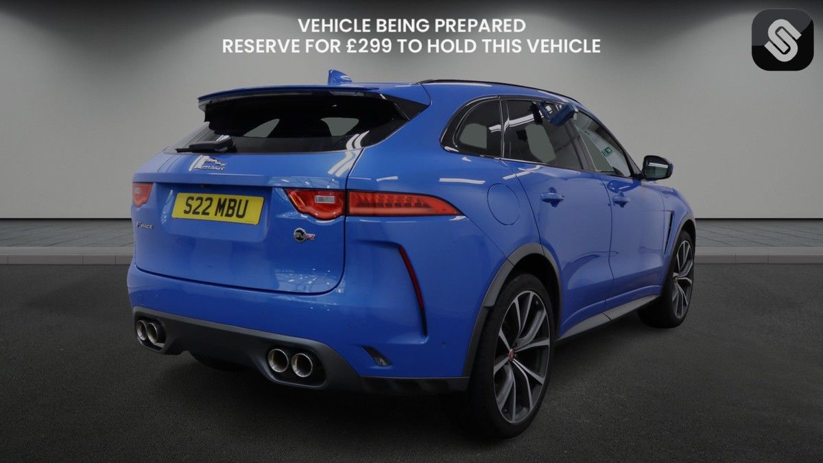 Jaguar F-PACE Image 4