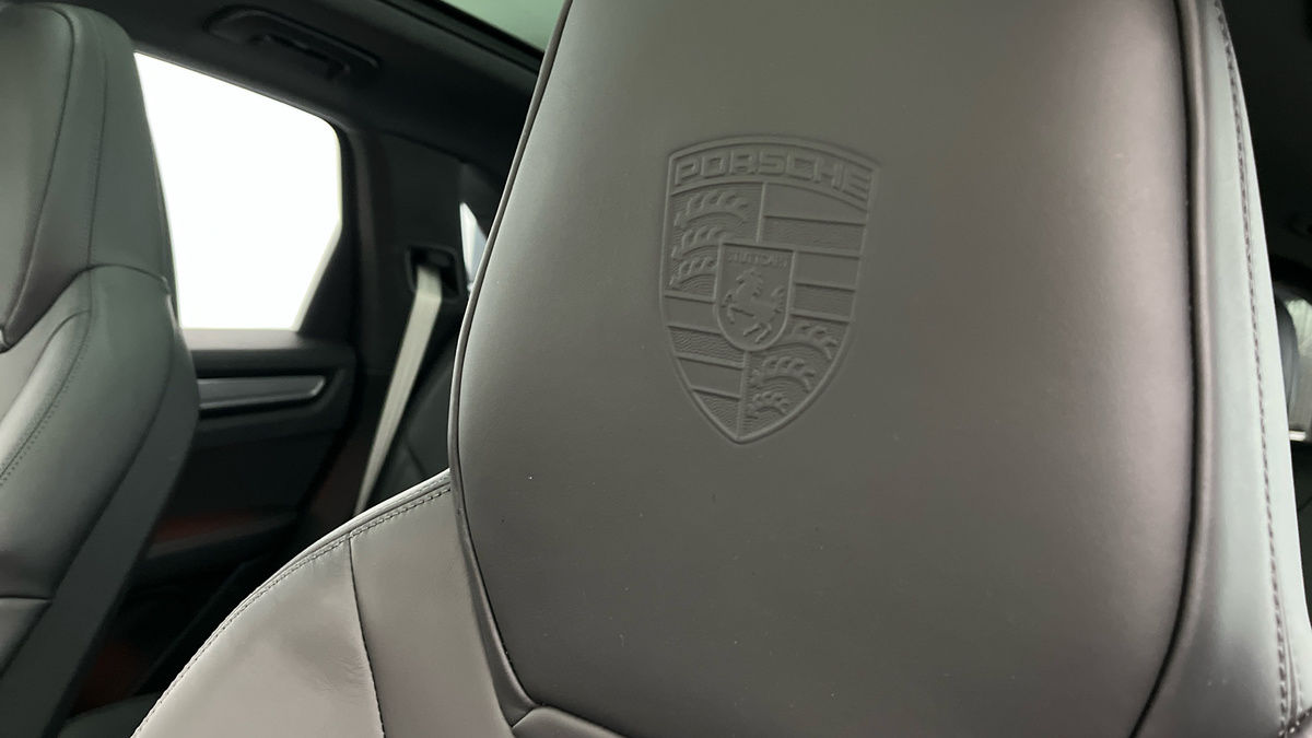 Porsche Cayenne Image 26